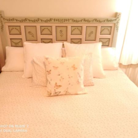 Apartamento Con Vistas Al Rio Guadalquivir En Triana, Sevilla Bagian luar foto