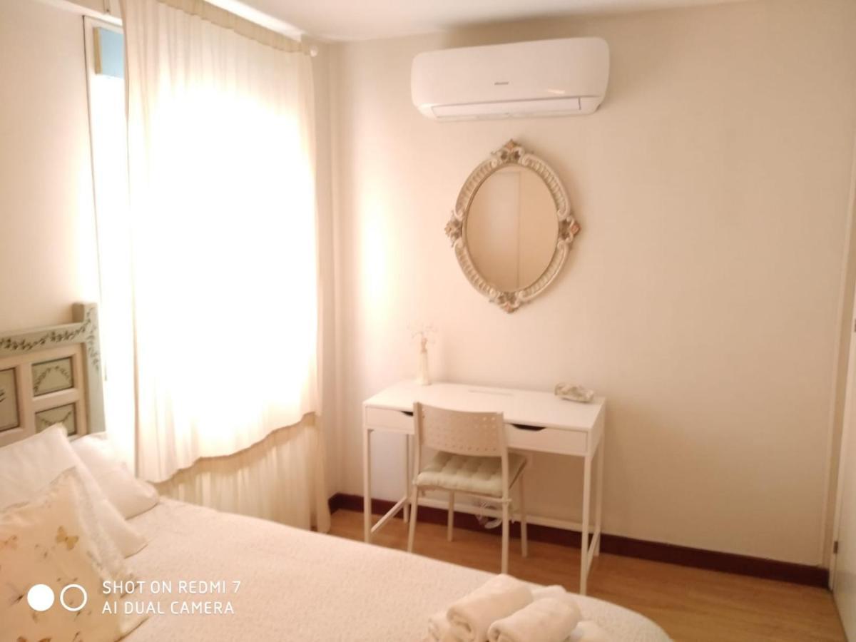 Apartamento Con Vistas Al Rio Guadalquivir En Triana, Sevilla Bagian luar foto