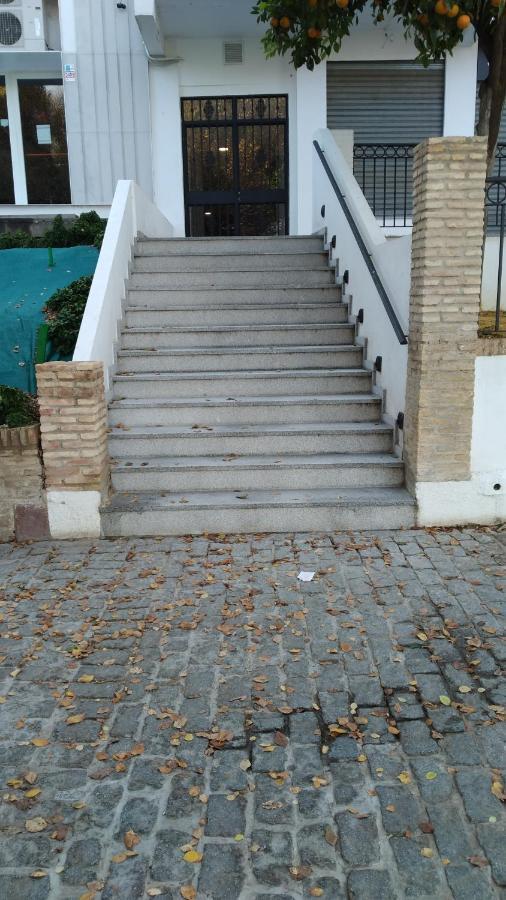Apartamento Con Vistas Al Rio Guadalquivir En Triana, Sevilla Bagian luar foto